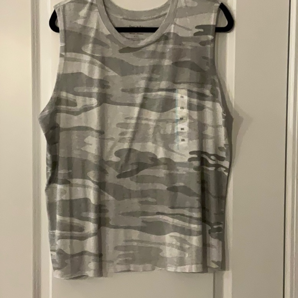 NWT Zoe & Liv Camouflage Tank Top